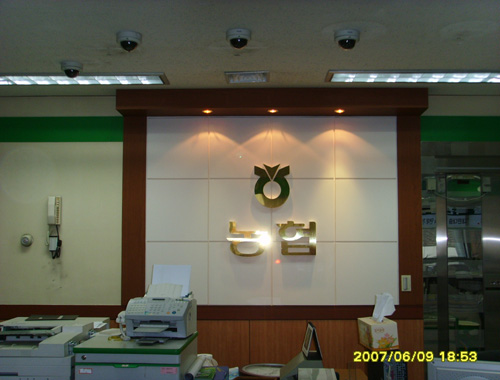 090602_hndesign152814.jpg
