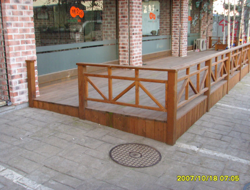 090602_hndesign155813.jpg