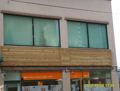 090602_hndesign155827.jpg